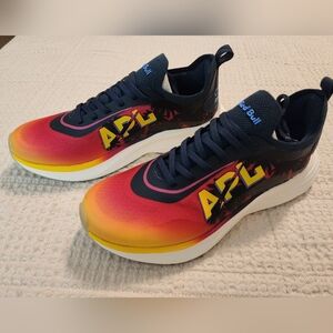 APL Oracle Red Bull Racing Shoe NEW In Box Women's Sz 9 Sleek Comfort Running